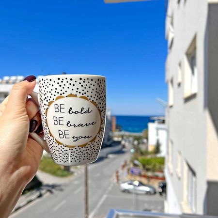 Central 2 Bed Sea View Apartment In Kyrenia كيرينيا المظهر الخارجي الصورة
