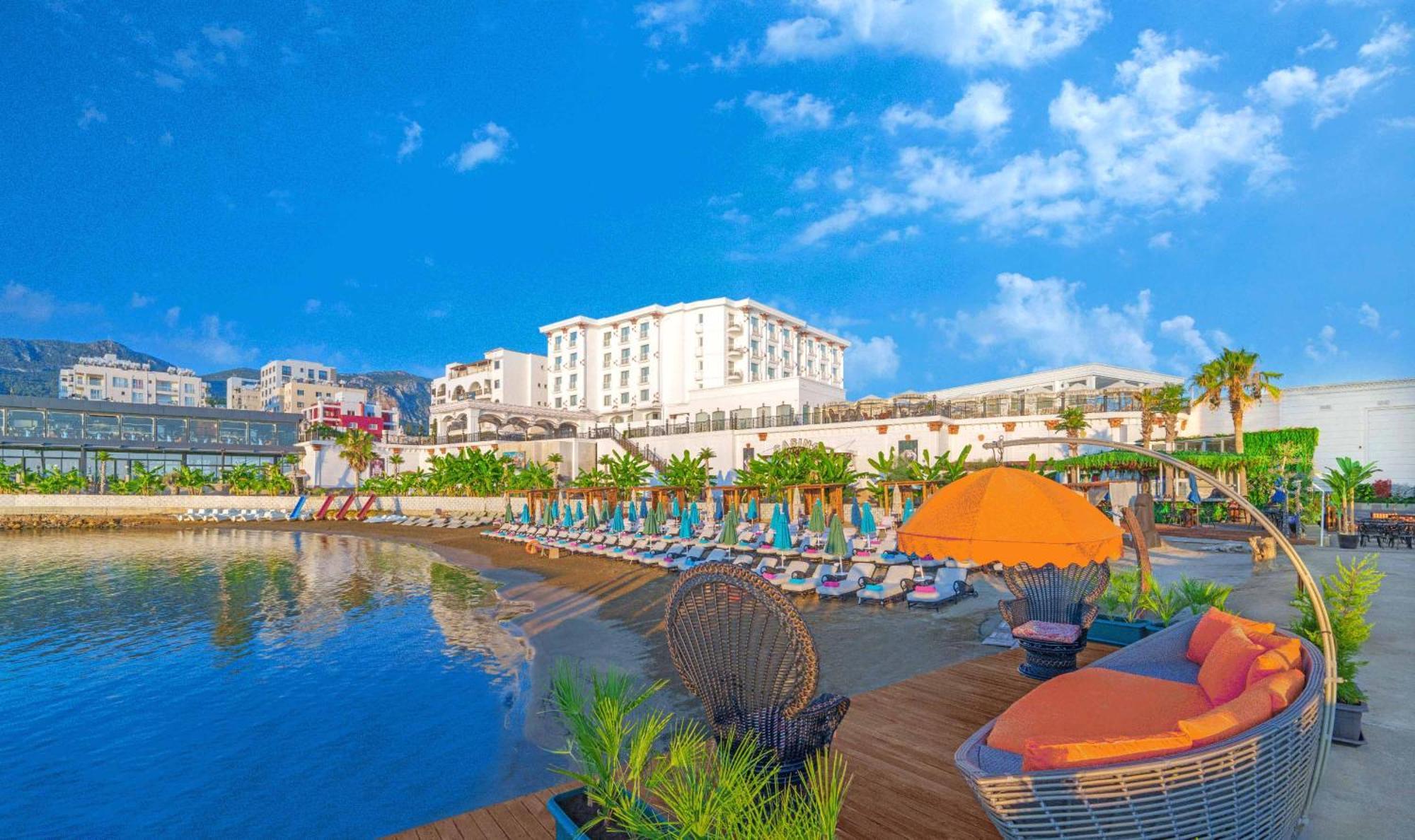 Central 2 Bed Sea View Apartment In Kyrenia كيرينيا المظهر الخارجي الصورة