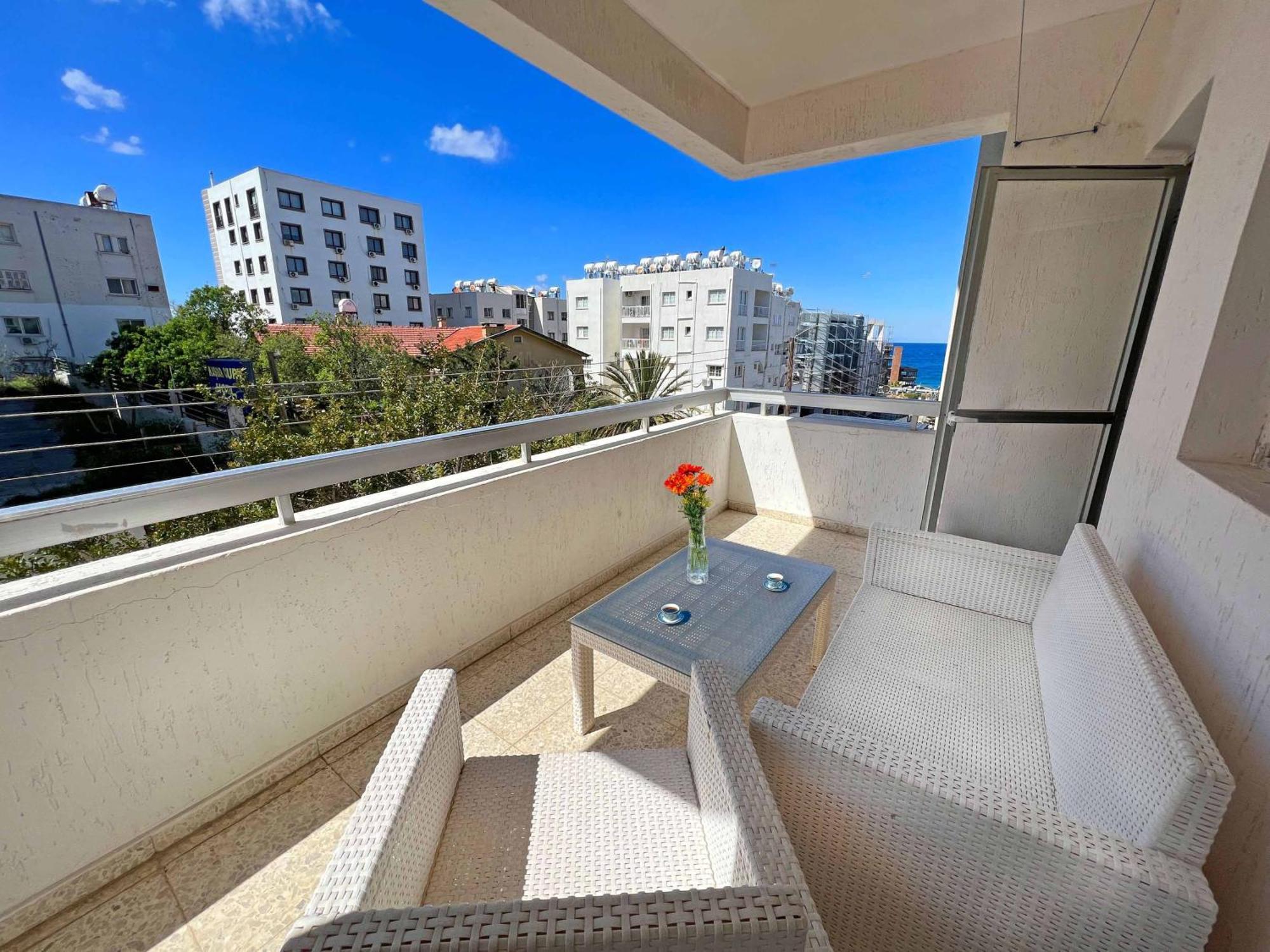 Central 2 Bed Sea View Apartment In Kyrenia كيرينيا المظهر الخارجي الصورة