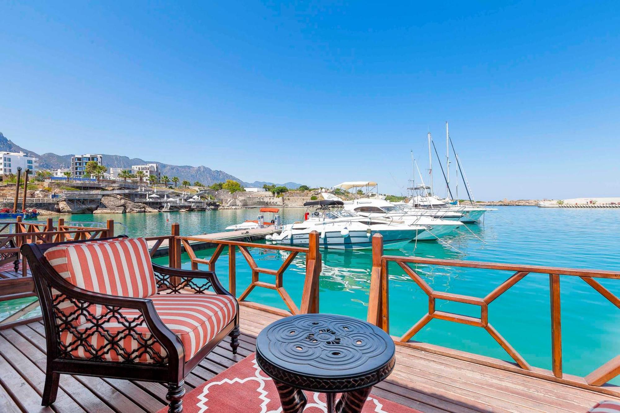 Central 2 Bed Sea View Apartment In Kyrenia كيرينيا المظهر الخارجي الصورة